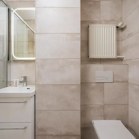 Na Sadach Wooden By Bookinghost Apartament Warszawa