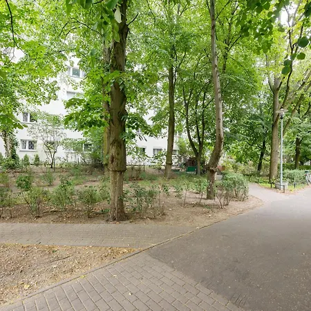 Na Sadach Wooden By Bookinghost