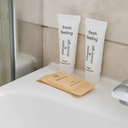 Na Sadach Wooden By Bookinghost Varsovie