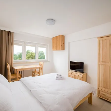 Na Sadach Wooden By Bookinghost