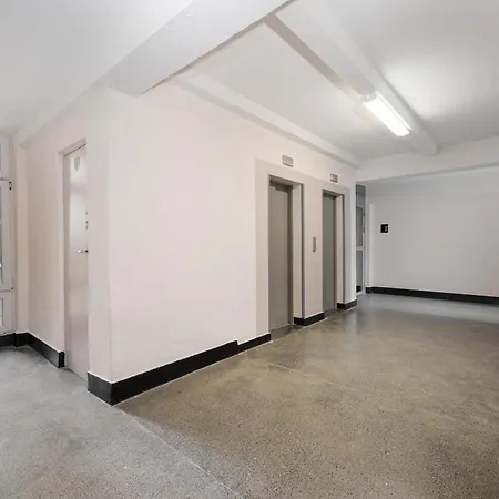 Daire Na Sadach Wooden By Bookinghost Varşova