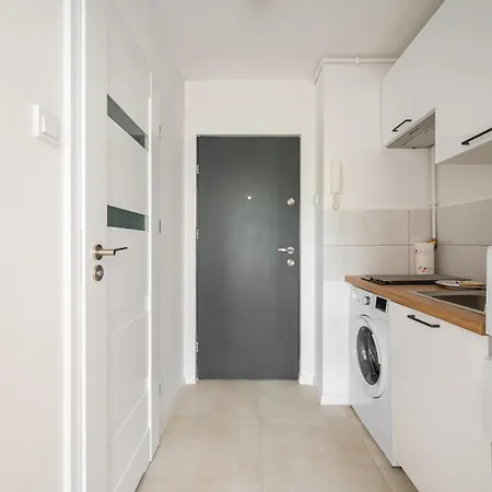 Na Sadach Wooden By Bookinghost * وارسو