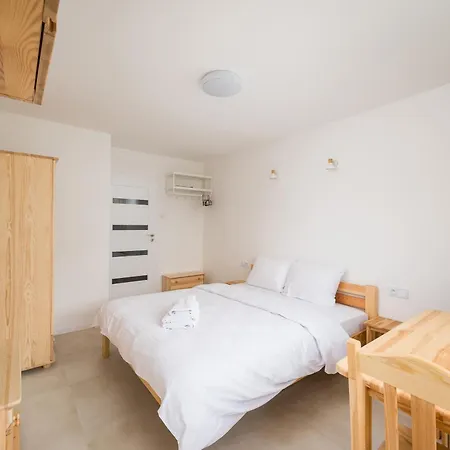 Apartman Na Sadach Wooden By Bookinghost *